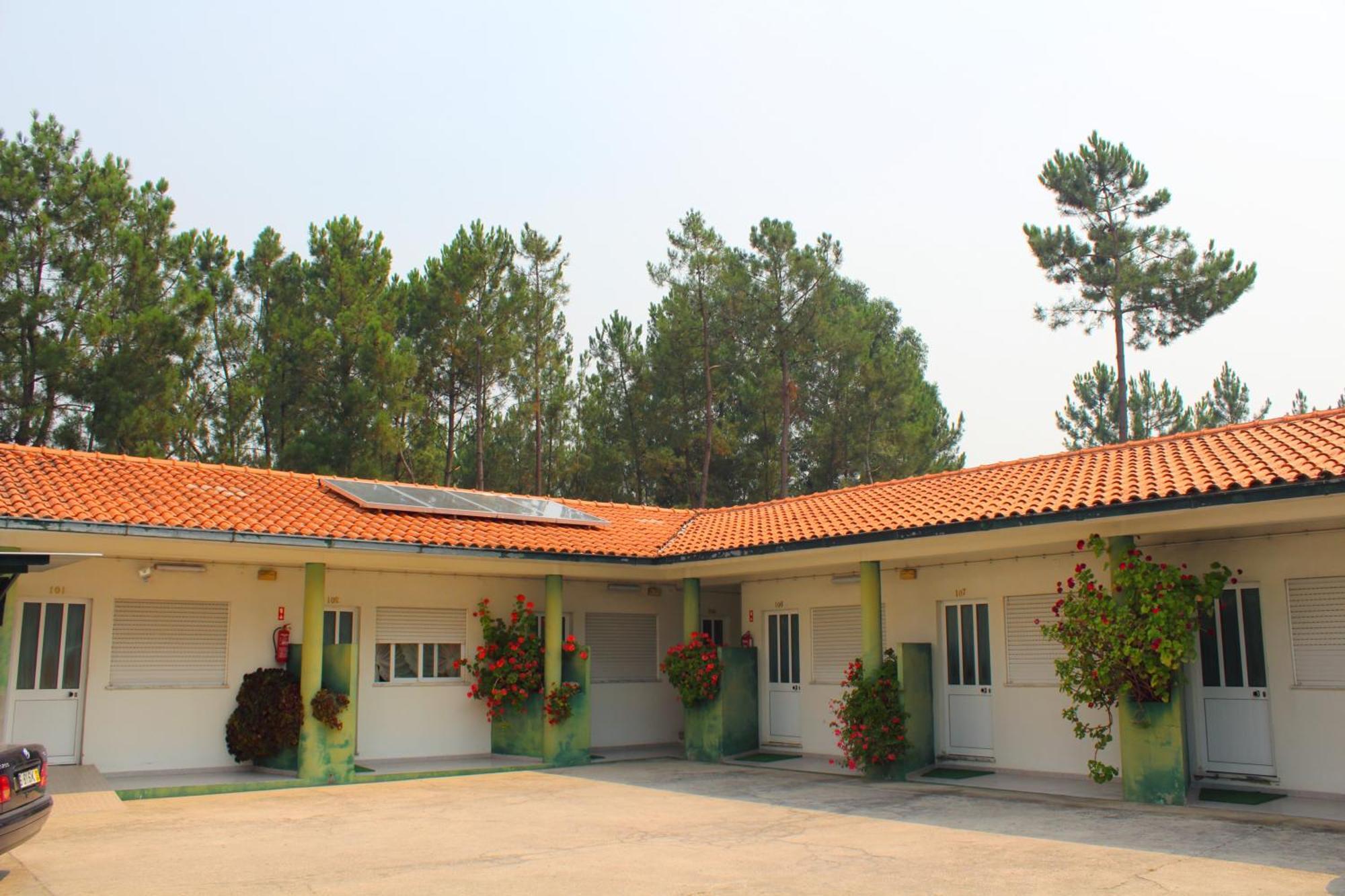 Residencial Pinho Verde Меальяда Екстер'єр фото